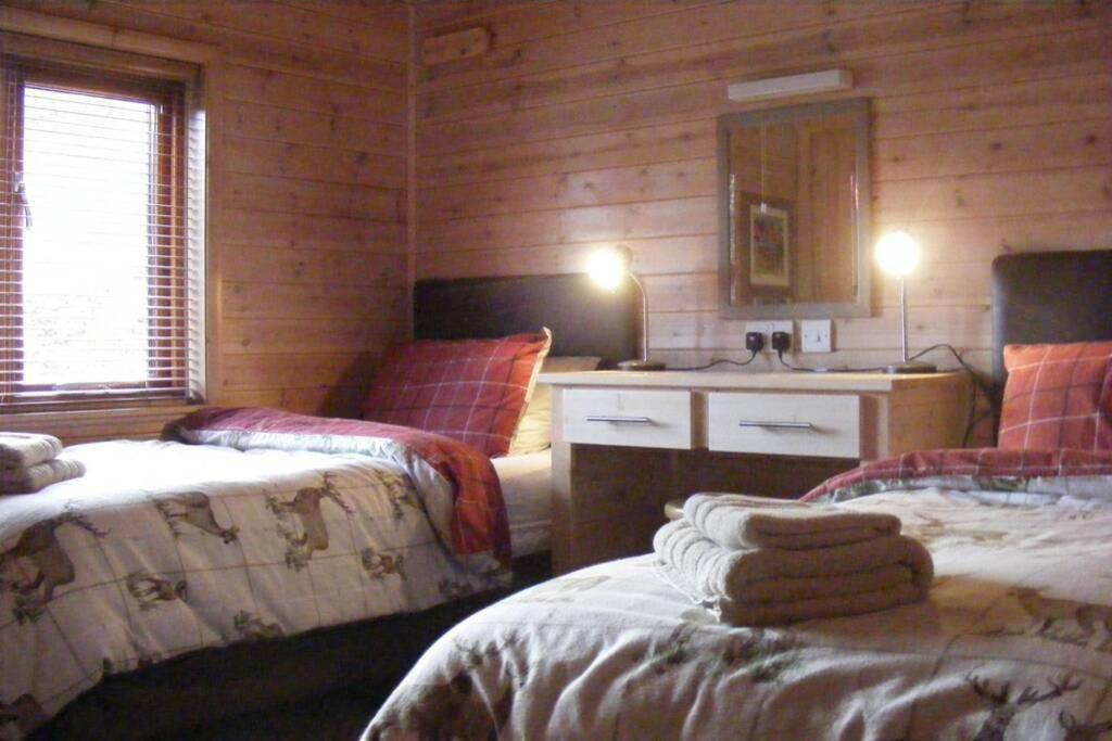 Glas Doire Lodge, Glen Roy Nature Reserve Ройбридж Екстериор снимка